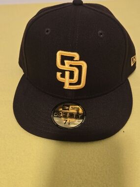 New Era 59FIFTY San Diego Padres Fitted Hat - Navy with Gold SD Logo